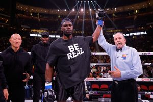 Image post by @showtimeboxing on Instagram
