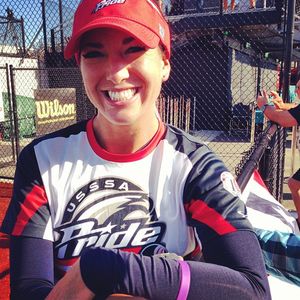 Image post by @uwsoftball on Instagram