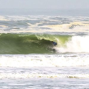 Image post by @wsl.qs on Instagram