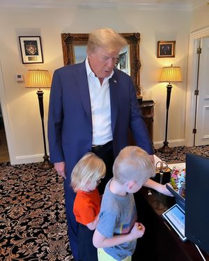 Image post by @laraleatrump on Instagram