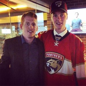 Image post by @du_hockey on Instagram