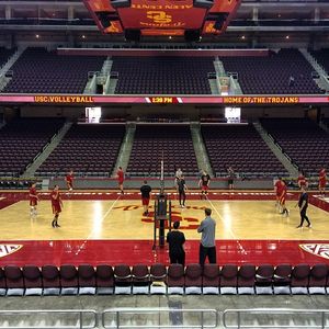 Image post by @uscmensvolley on Instagram