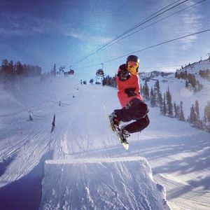 Image post by @uscskiandsnowboard on Instagram