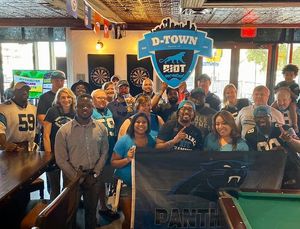 Image post by @roaringriot on Instagram