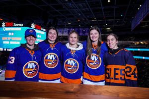 Image post by @nyislanders on Instagram