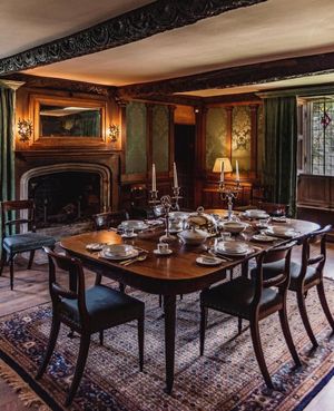 Image post by @_stay_inside on Instagram