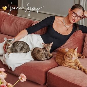 Image post by @cherrybombe on Instagram