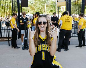 Image post by @TheIowaHawkeyes on Twitter