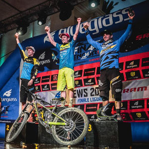 Image post by @foxmtb on Instagram