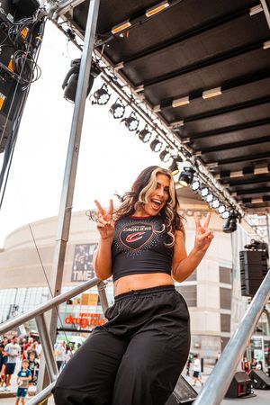 Image post by @CavsDanceTeam on Twitter