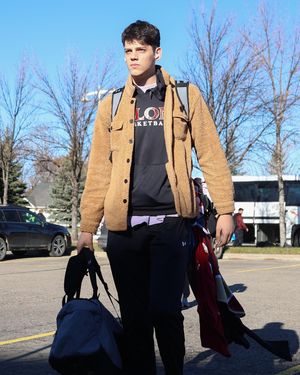 Image post by @elonmbasketball on Instagram