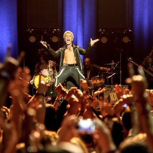 Image post by @billyidol on Instagram