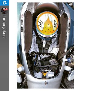 Image post by @arrowmclaren on Instagram