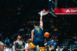 Image post by @WVUhoops on Twitter