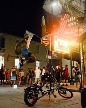 Image post by @thehoopbus on Instagram