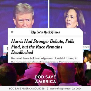 Image post by @PodSaveAmerica on Twitter