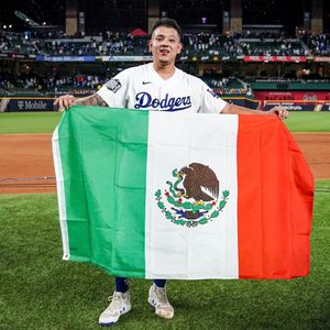 Image post by @losdodgers on Instagram