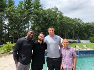 Image post by @VernonDavis85 on Twitter