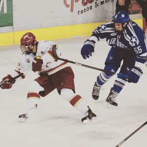 Image post by @du_hockey on Instagram