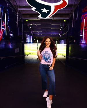 Image post by @texanscheerleaders on Instagram