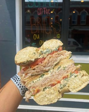 Image post by @bagelstreetdeli on Instagram
