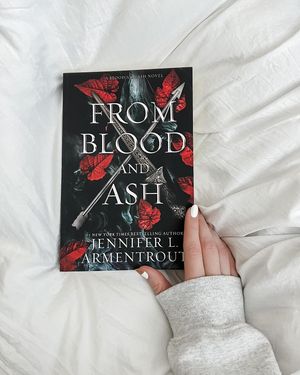 Image post by @blondiereads_ on Instagram