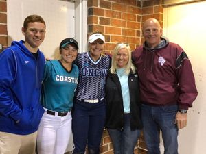 Image post by @UNCWsoftball on Twitter