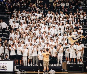 Image post by @lneaglehoops on Instagram