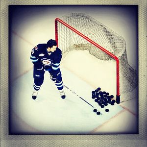 Image post by @nhljets on Instagram