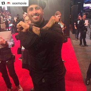Image post by @nickyjam on Instagram