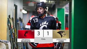 Image post by @UCIceHockey on Twitter