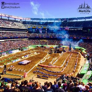 Image post by @metlifestadium on Instagram