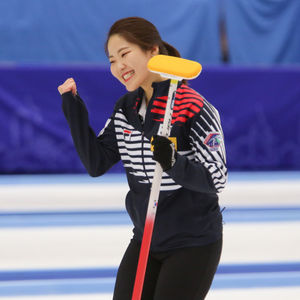 Image post by @worldcurling on Instagram