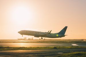Image post by @united on Instagram