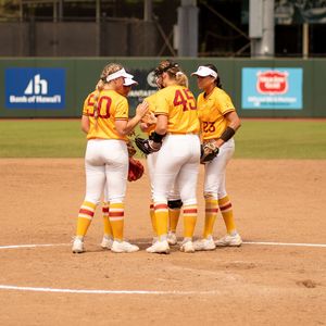 Image post by @iowastatesoftball on Instagram