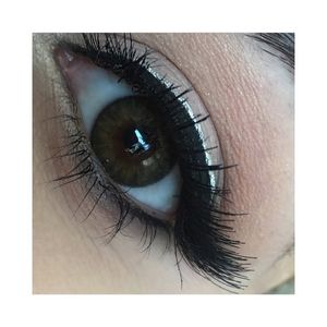 Image post by @elizabethelias on Instagram
