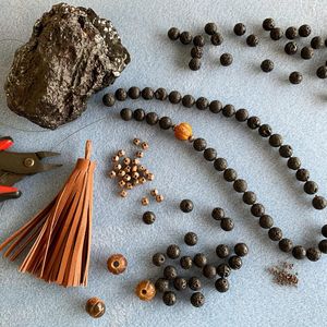 Image post by @beadcache on Instagram