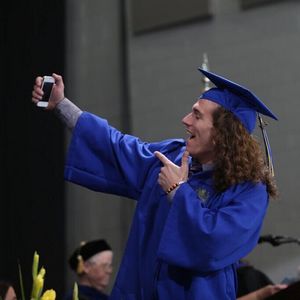Image post by @hofstrau on Instagram