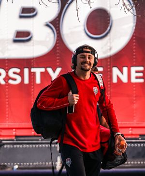 Image post by @UNMLoboFB on Twitter/X