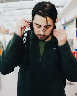 Image post by @noahkahanmusic on Instagram
