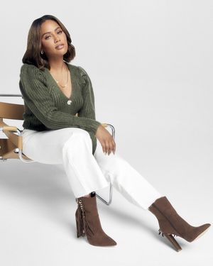 Image post by @ayeshacurry on Instagram