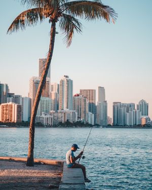 Image post by @its_holes on Instagram