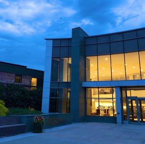 Image post by @hofstrau on Instagram