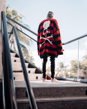 Image post by @its_holes on Instagram