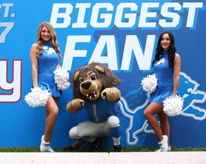 Image post by @detlionscheerleaders on Instagram