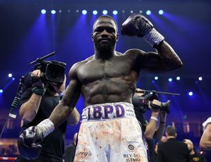 Image post by @MatchroomBoxing on Twitter