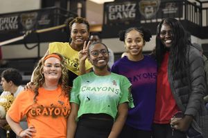 Image post by @golden_grizzlies on Instagram