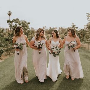 Image post by @theknot on Instagram