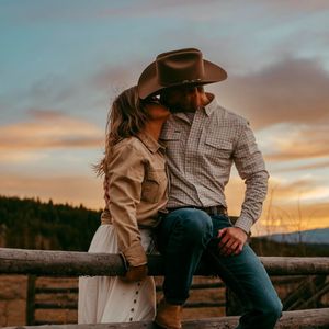 Image post by @cowgirlmagazine on Instagram