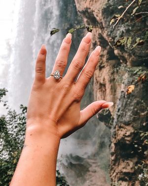 Image post by @theknot on Instagram
